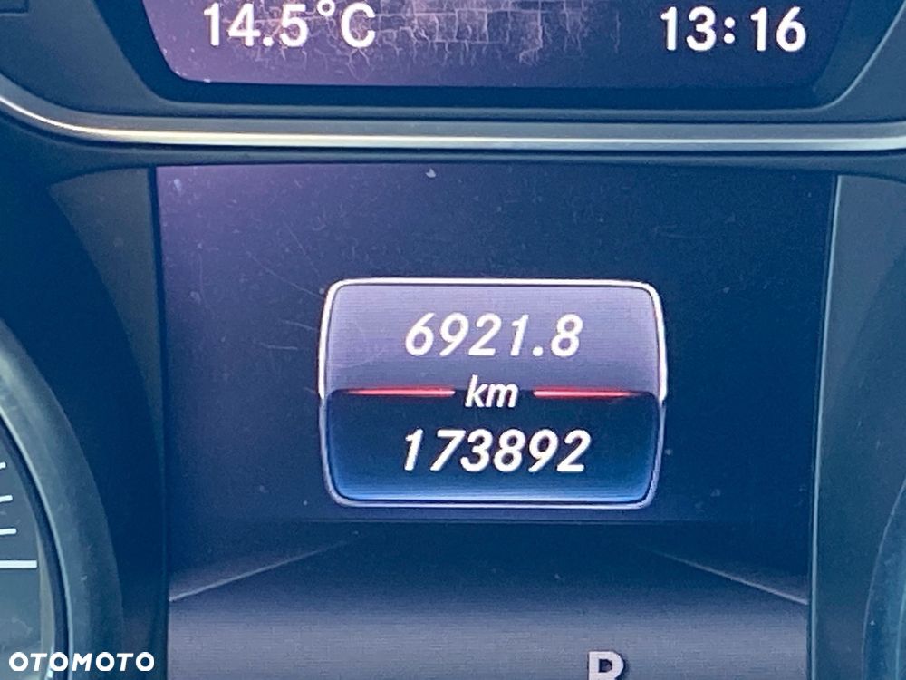 Mercedes-Benz GLA 250 7G-DCT AMG Line - 17