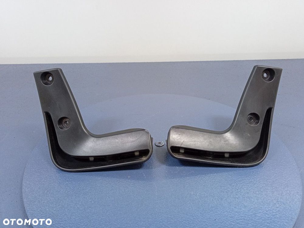 KIA CEED III CHLAPACZE TYLNE 86841-J7000 - 1