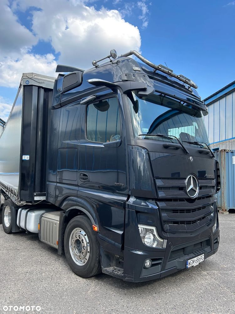 Mercedes-Benz Actros - 3