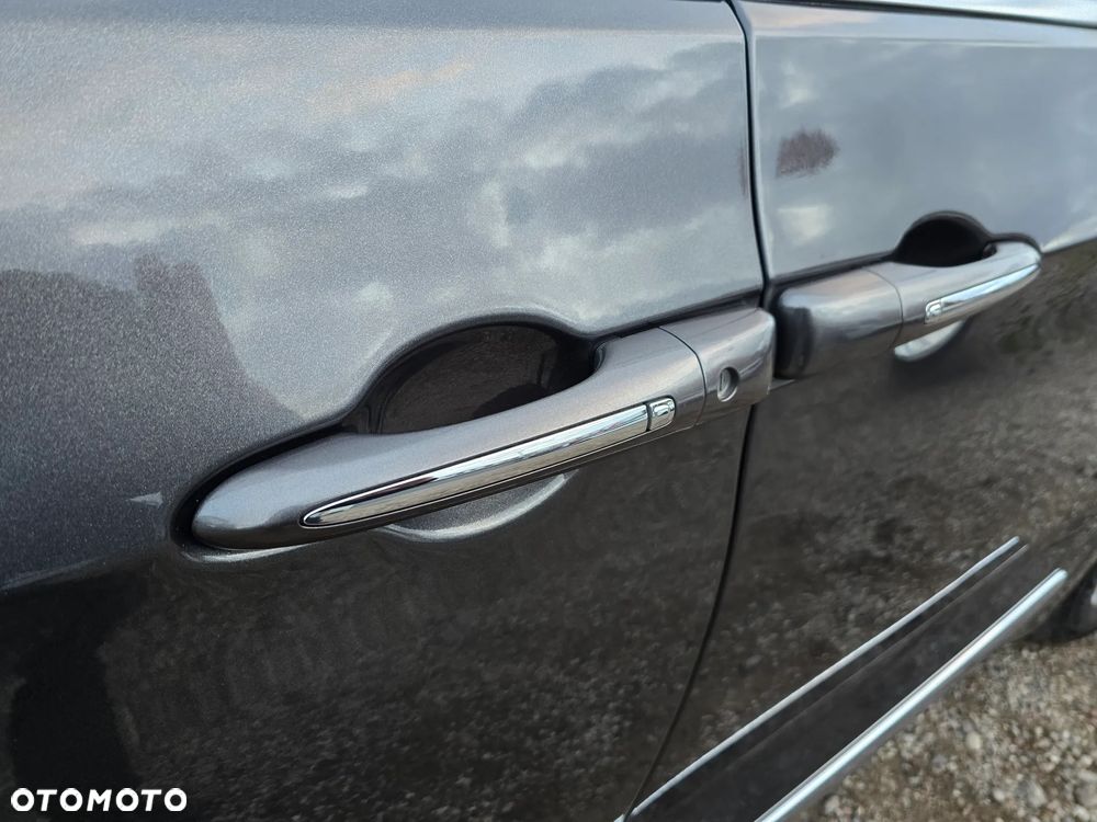 Chrysler Pacifica - 17