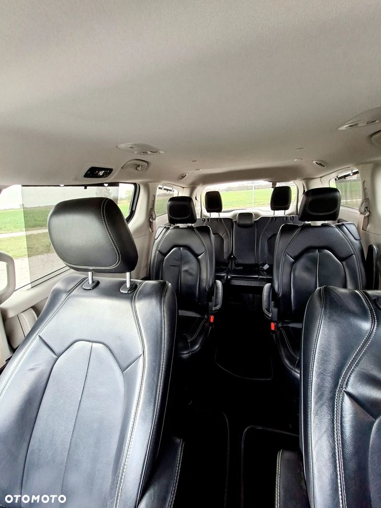 Chrysler Pacifica - 13