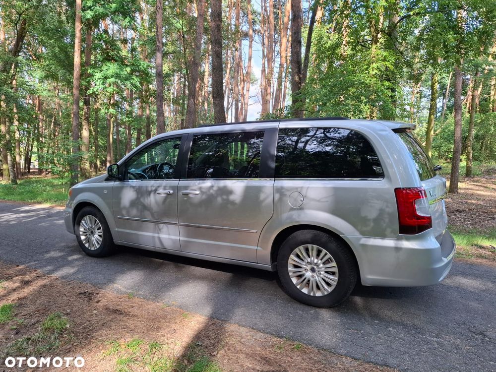 Lancia Voyager - 3