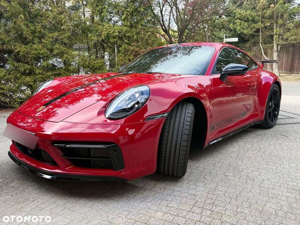 Porsche 911 Carrera GTS - 1