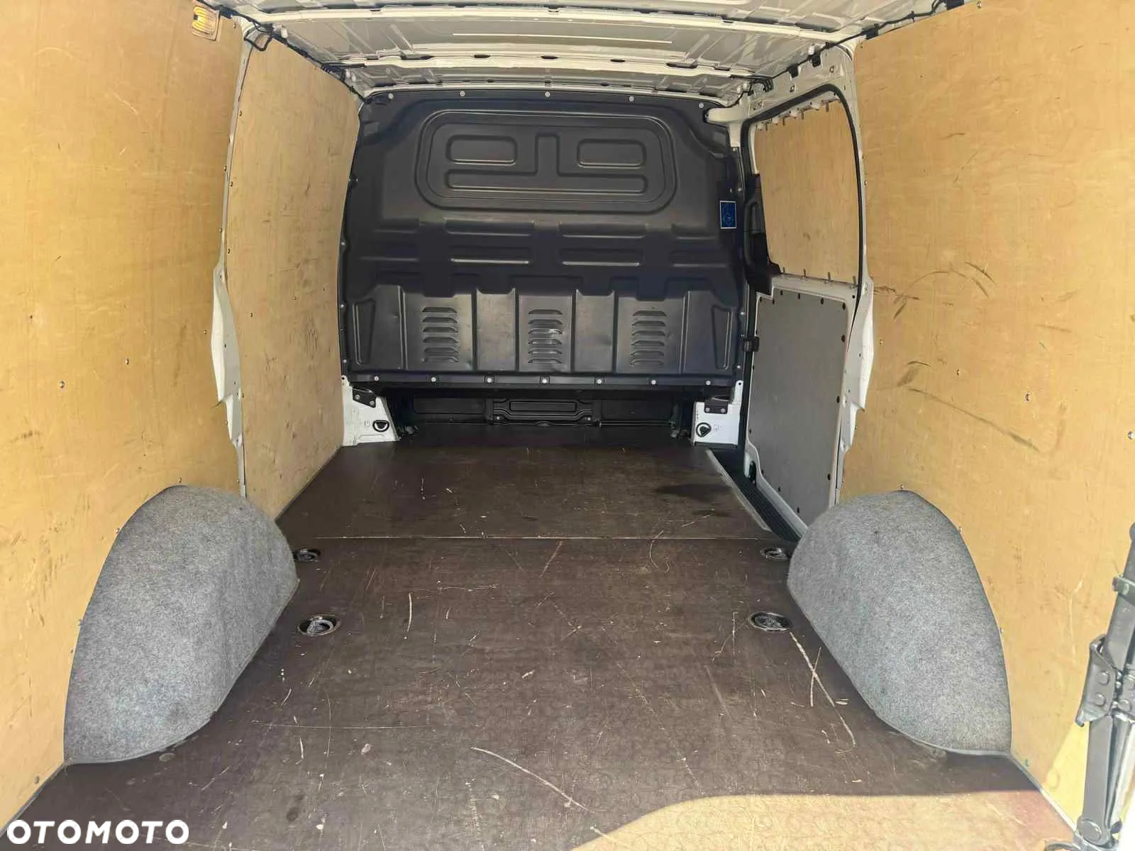 Mercedes-Benz Vito - 11