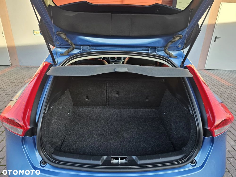 Volvo V40 D4 Summum - 16