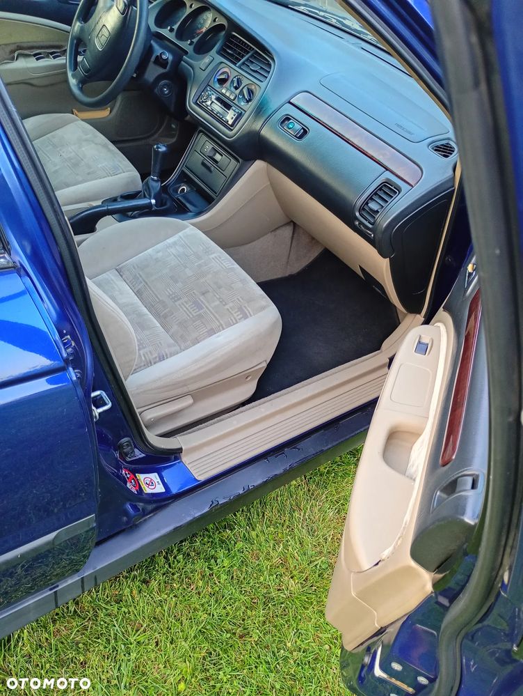 Honda Accord 1.8i LS - 7