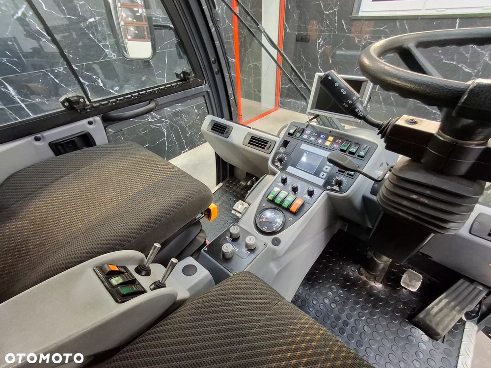 Inny Zamiatarka Hako Citymaster 2000 Klimatyzacja 2 Osie Skrętne Oświetlenie Ostrzegawcze Zamiatarka Chodnikowa 2016r - 14