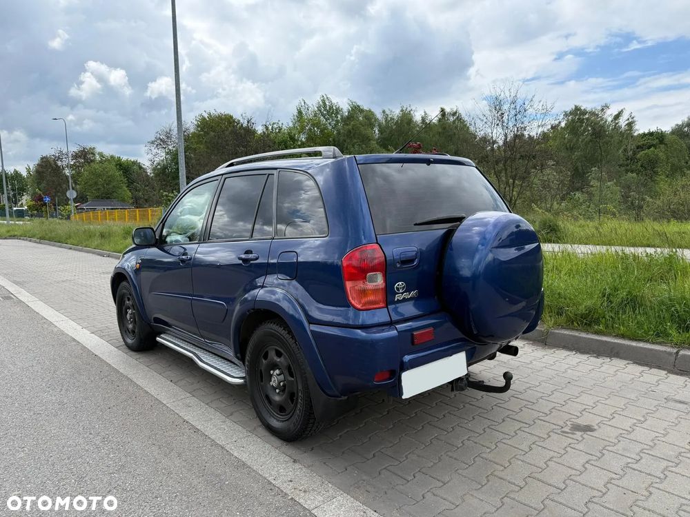 Toyota RAV4 2.0 D-4D 4x4 - 5