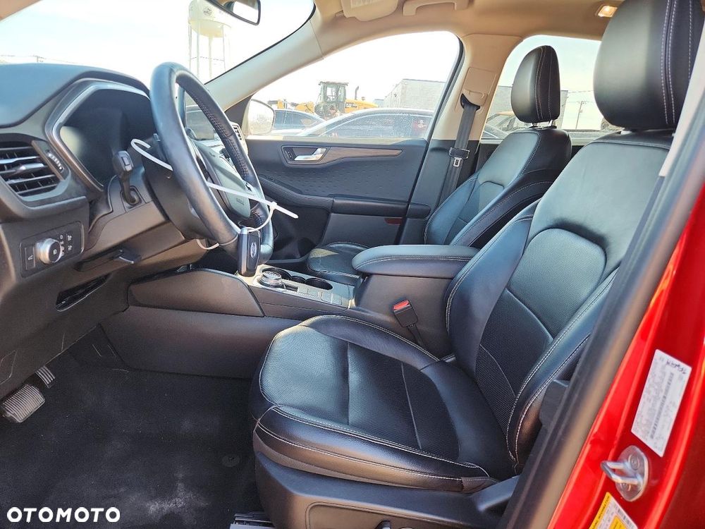 Ford Escape 2.0 EcoBoost AWD Titanium - 9