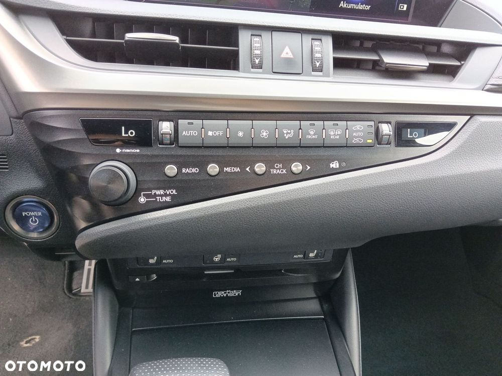 Lexus ES 300h F Sport - 20