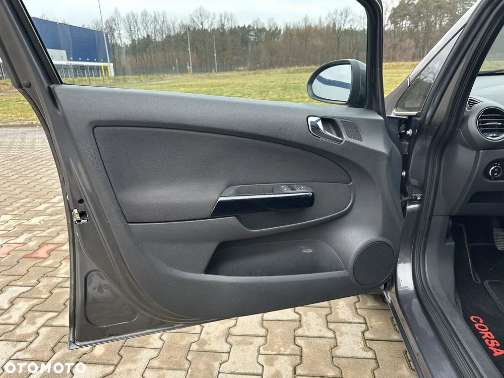 Opel Corsa 1.4 16V Satellite - 12