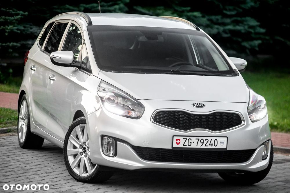 Kia Carens - 1