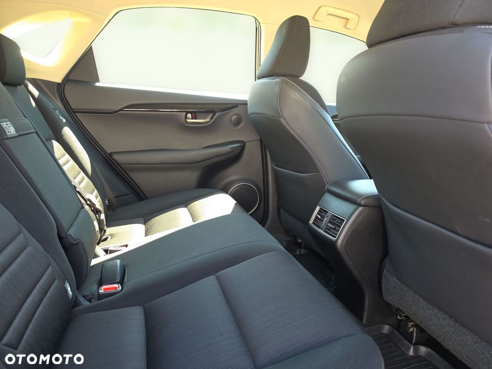 Lexus NX 300h Elite AWD - 25