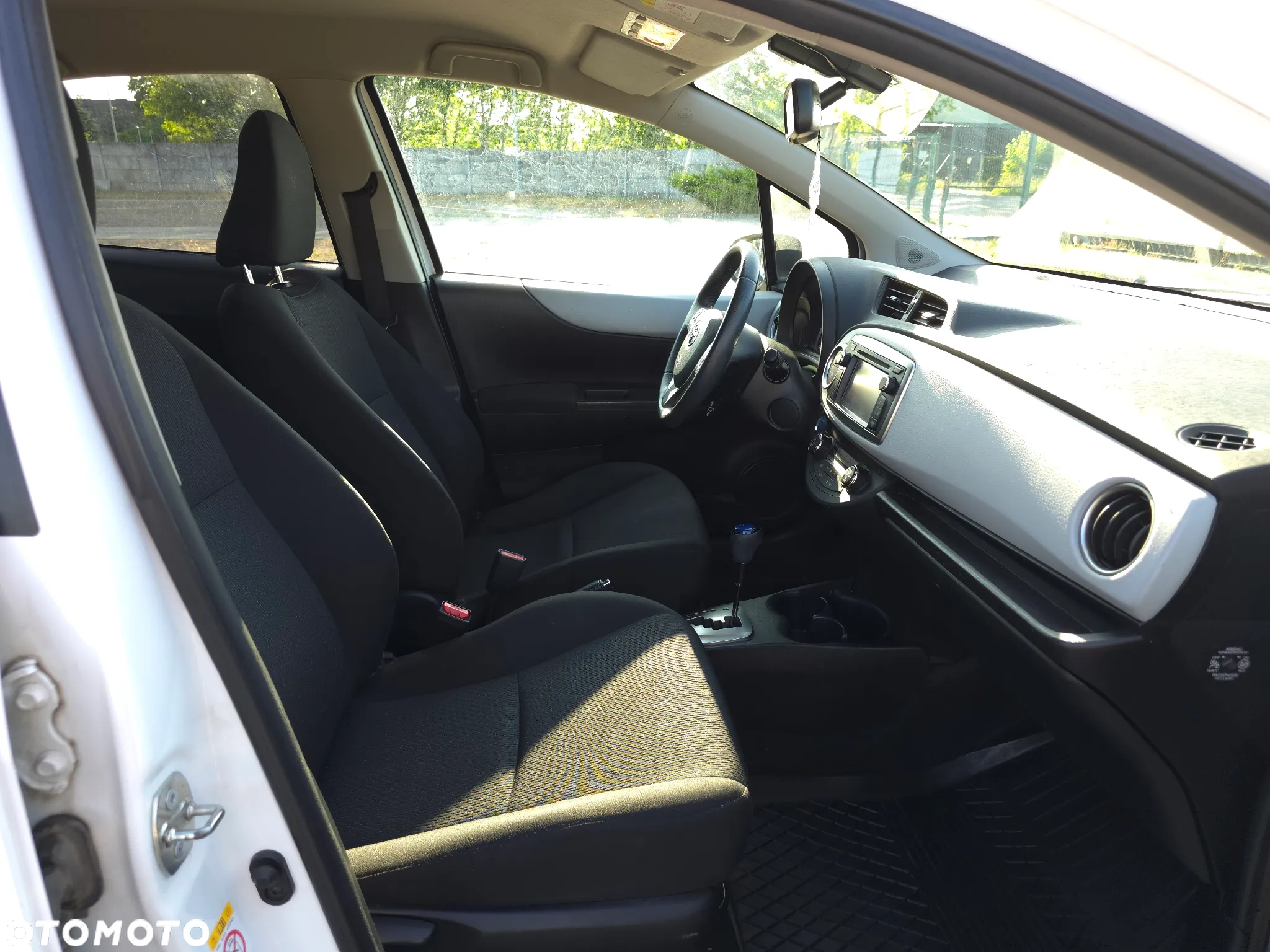Toyota Yaris Hybrid 100 Premium - 15