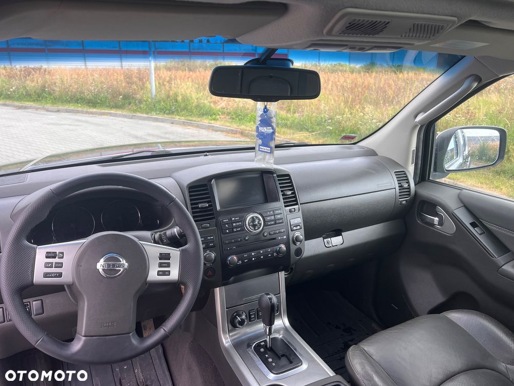 Nissan Navara 3.0 D V6 - 14