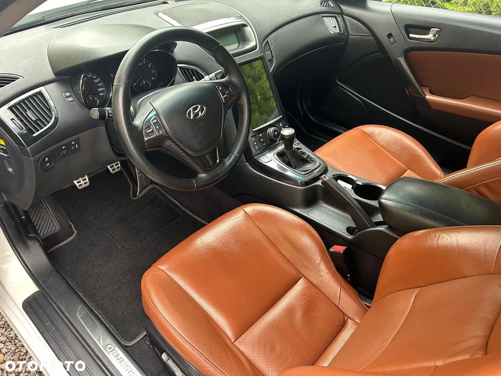 Hyundai Genesis Coupe 2.0 T - 4