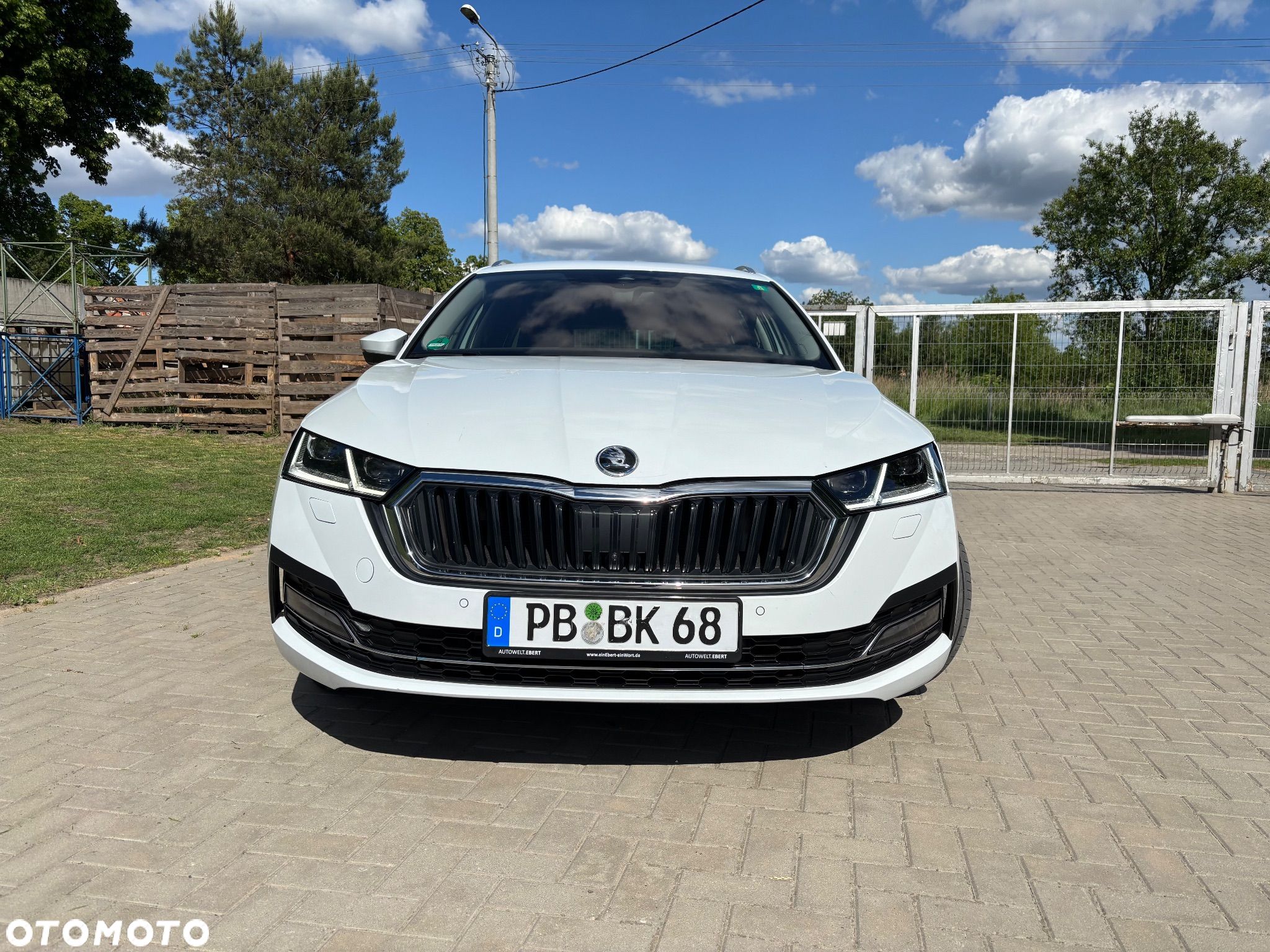 Skoda Octavia Combi 2.0 TDI DSG Ambition - 1