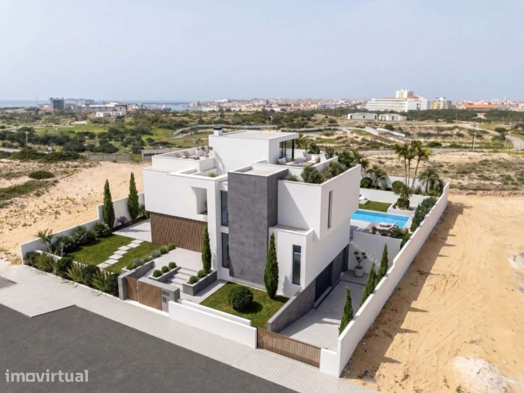 Moradia isolada com piscina apenas a 400 m da praia - Grande imagem: 5/43