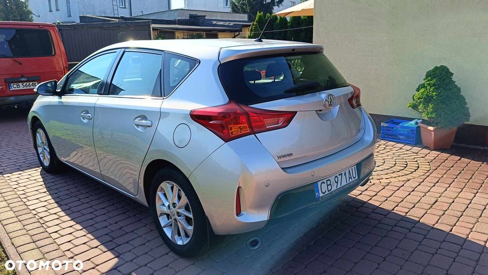 Toyota Auris 1.6 Premium Comfort - 4