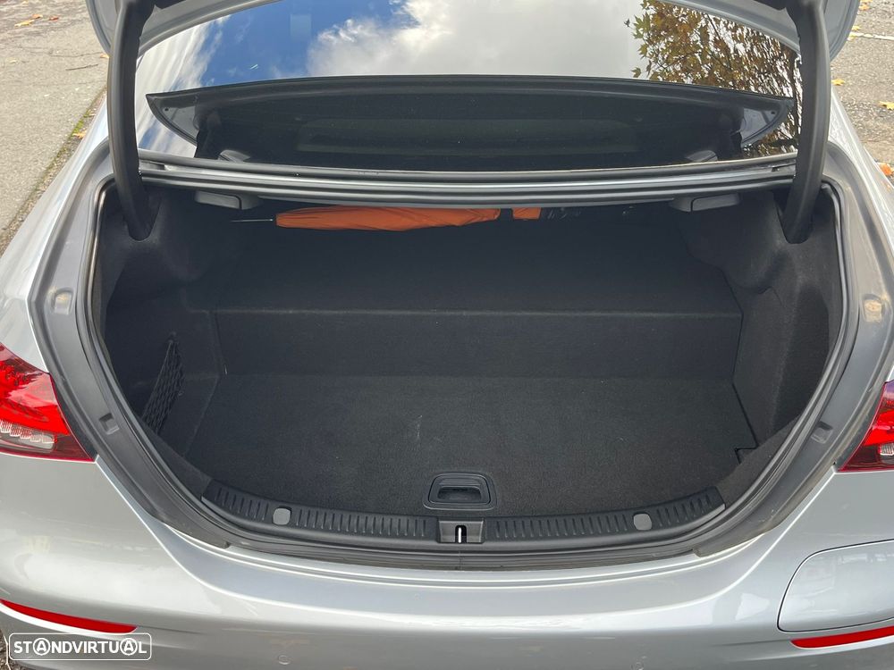 Mercedes-Benz E 300 de AMG Line - 9