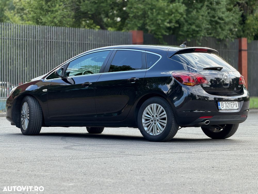 Opel Astra 2.0 CDTI Exklusiv - 2