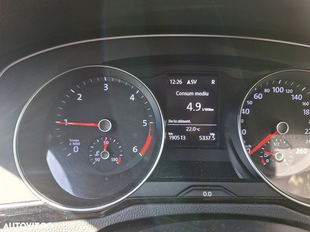 Volkswagen Passat 1.6 TDI SCR DSG Trendline - 7