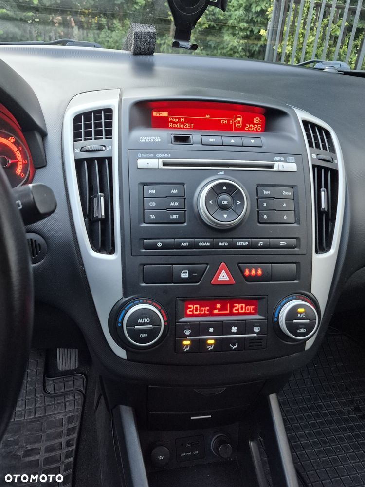 Kia Ceed - 7