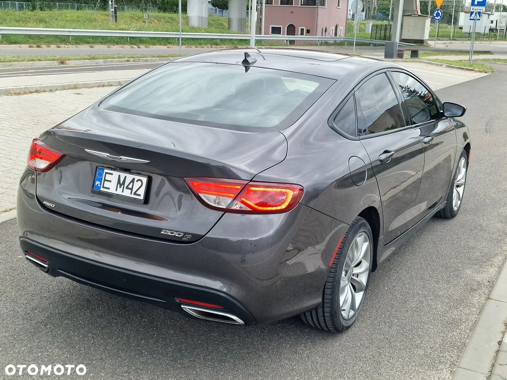 Chrysler 200 - 5