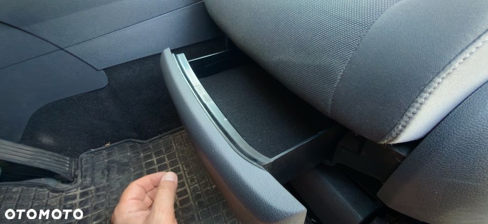 Volkswagen Touran - 19
