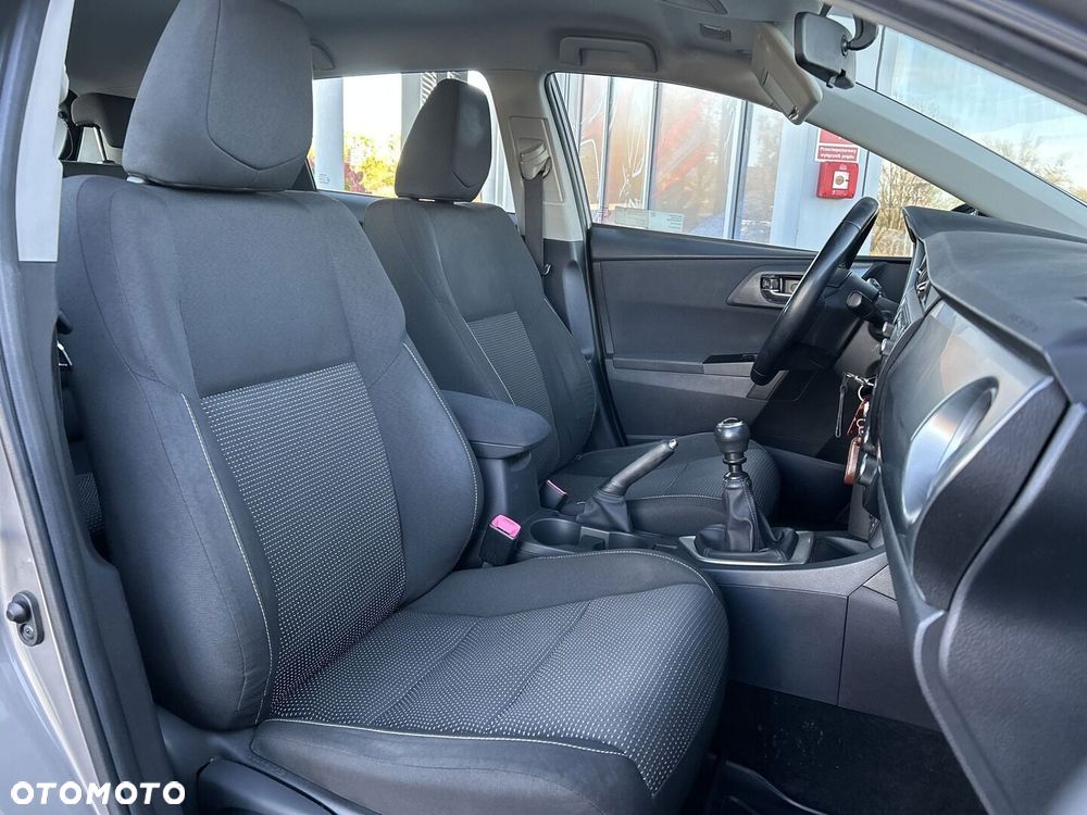 Toyota Auris 1.6 Premium Comfort - 10