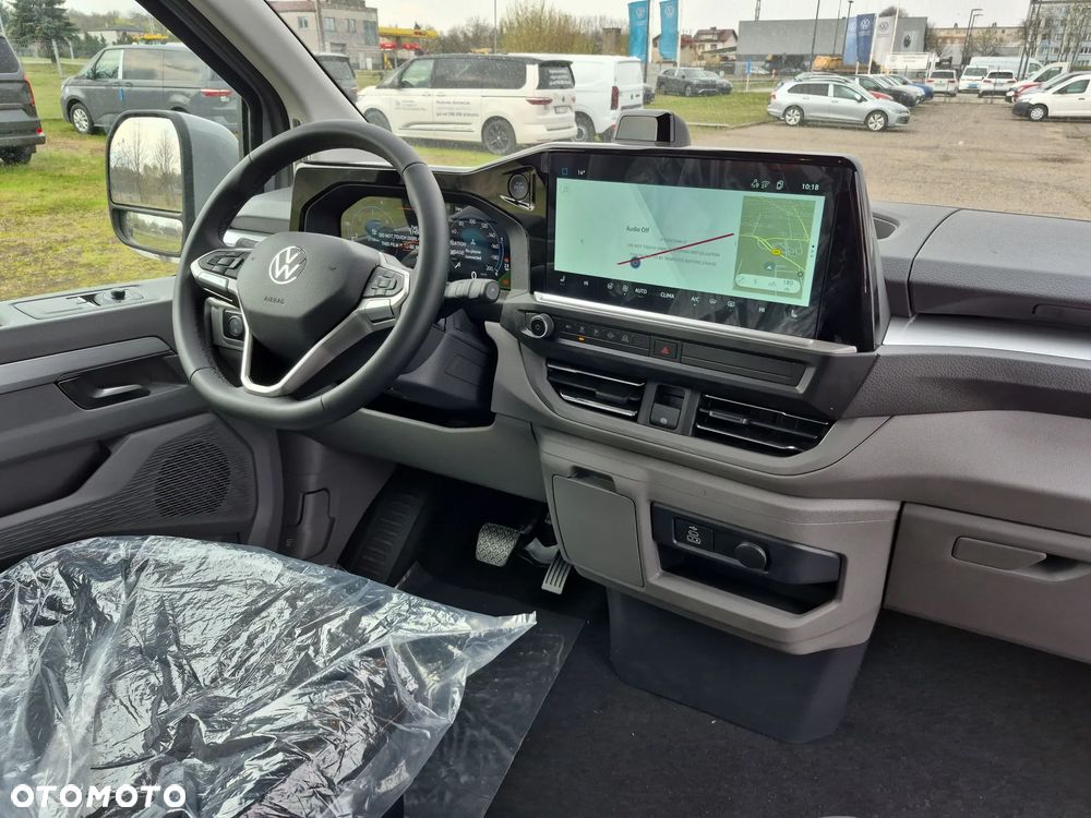 Volkswagen Caravelle - 9