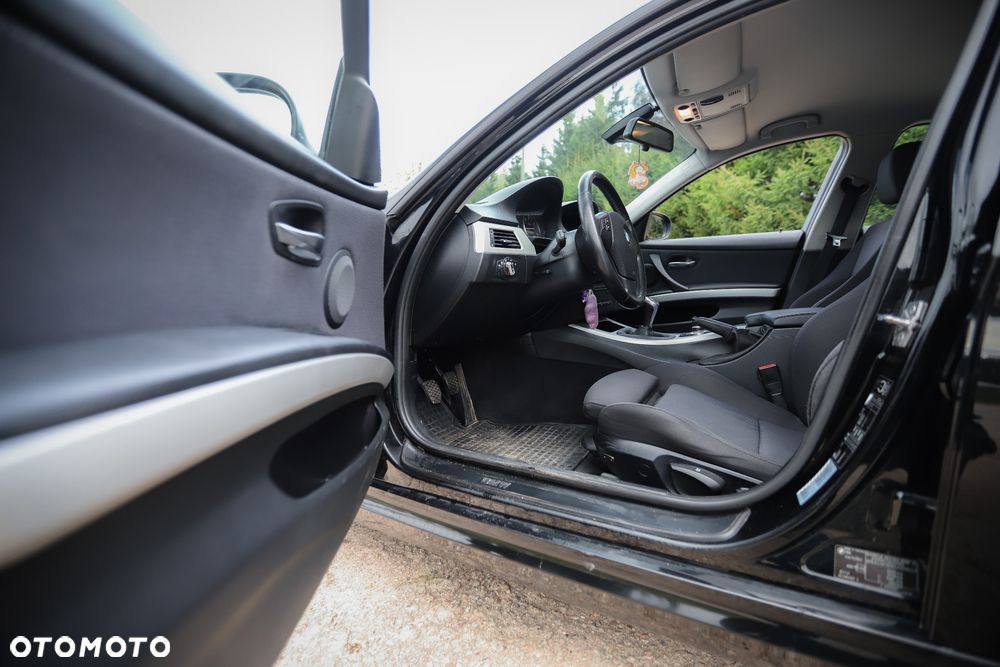 BMW Seria 3 318d - 8