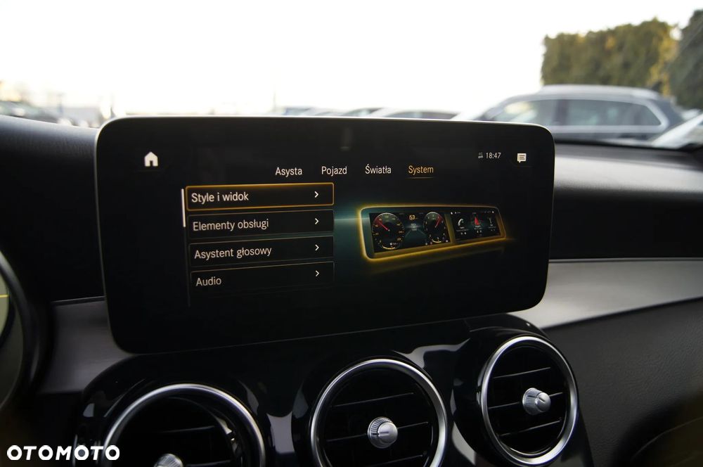 Mercedes-Benz GLC 300 e 4Matic 9G-TRONIC AMG Line - 25