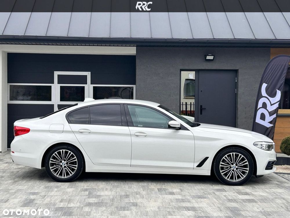 BMW Seria 5 530i Sport Line - 9