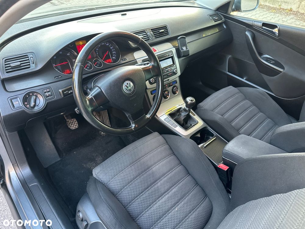 Volkswagen Passat 2.0 TDI DPF Sportline - 8