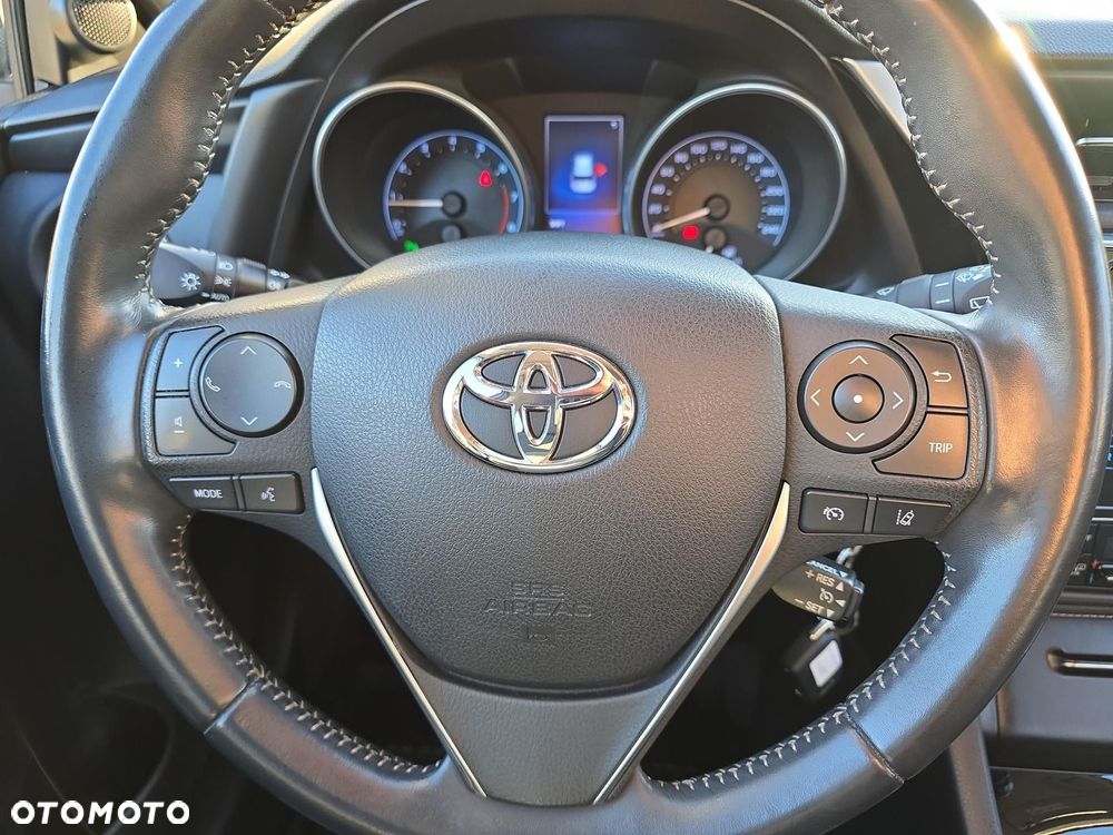 Toyota Auris 1.6 Selection - 15