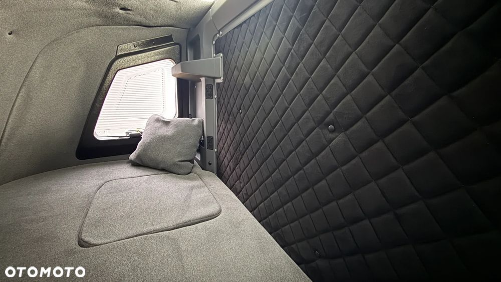 Iveco 35S18H 3.0 Diesel 180 KM Kontener z windą i kabiną sypialną D.Hollandia! - 28