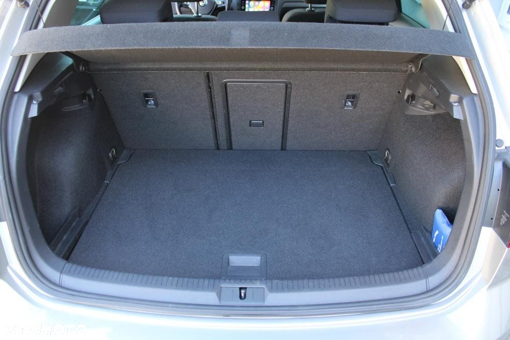 Volkswagen Golf - 37