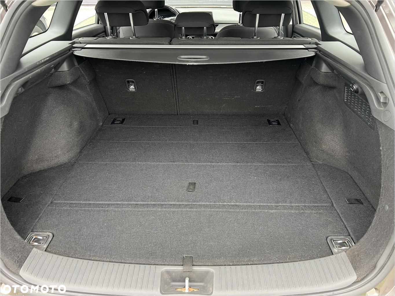 Hyundai i30 1.5 DPI Classic + - 18