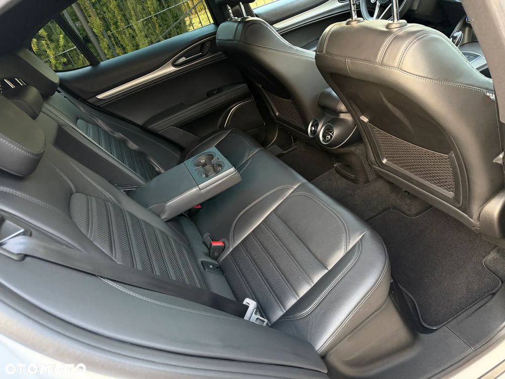Alfa Romeo Stelvio 2.0 Turbo B-Tech Edition Q4 - 34