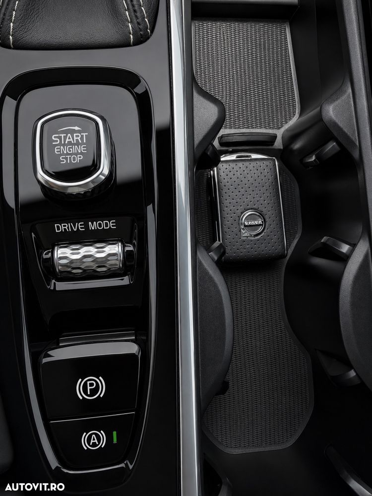 Volvo XC 90 D5 AWD R-Design - 29