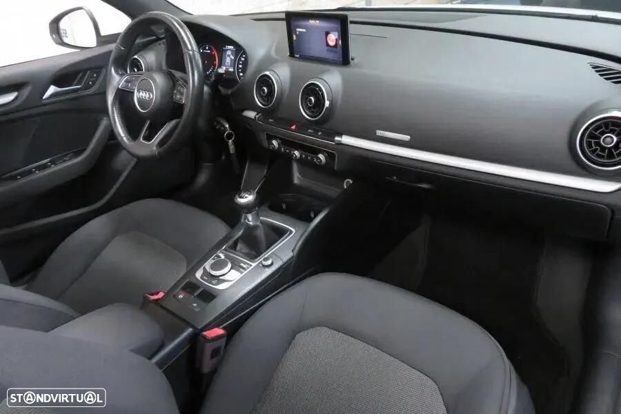 Audi A3 Cabrio 1.6 TDi Design — fotografia 23