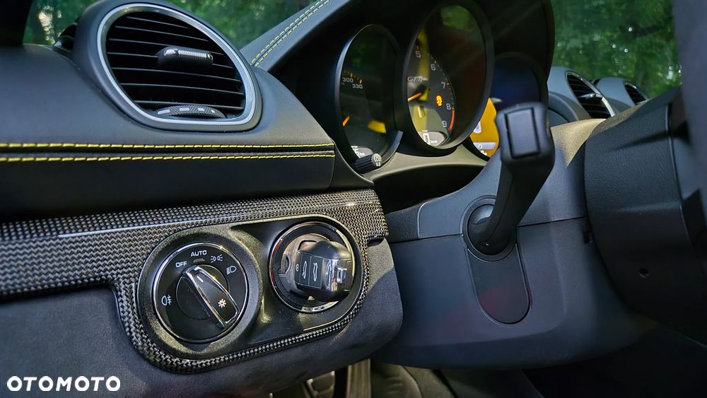 Porsche 718 Cayman - 14