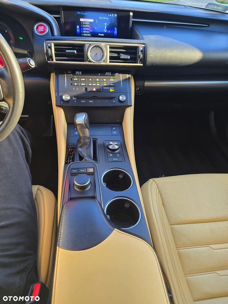 Lexus RC 200t / 300 F Sport - 6