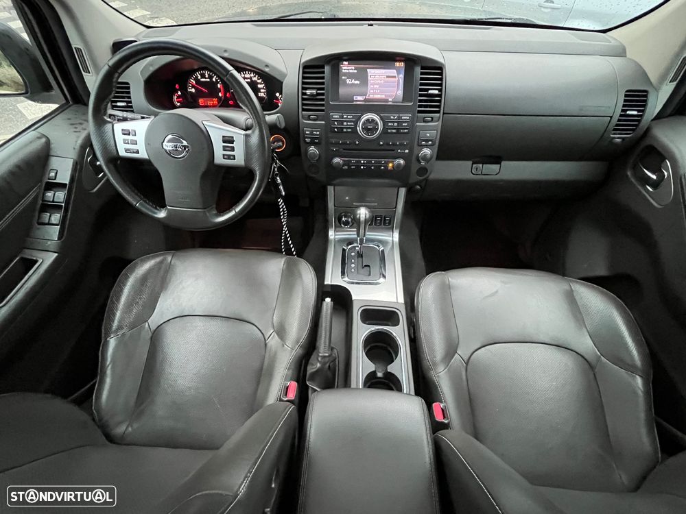 Nissan Navara 3.0 dCi V6 CD LE AT 4WD - 7