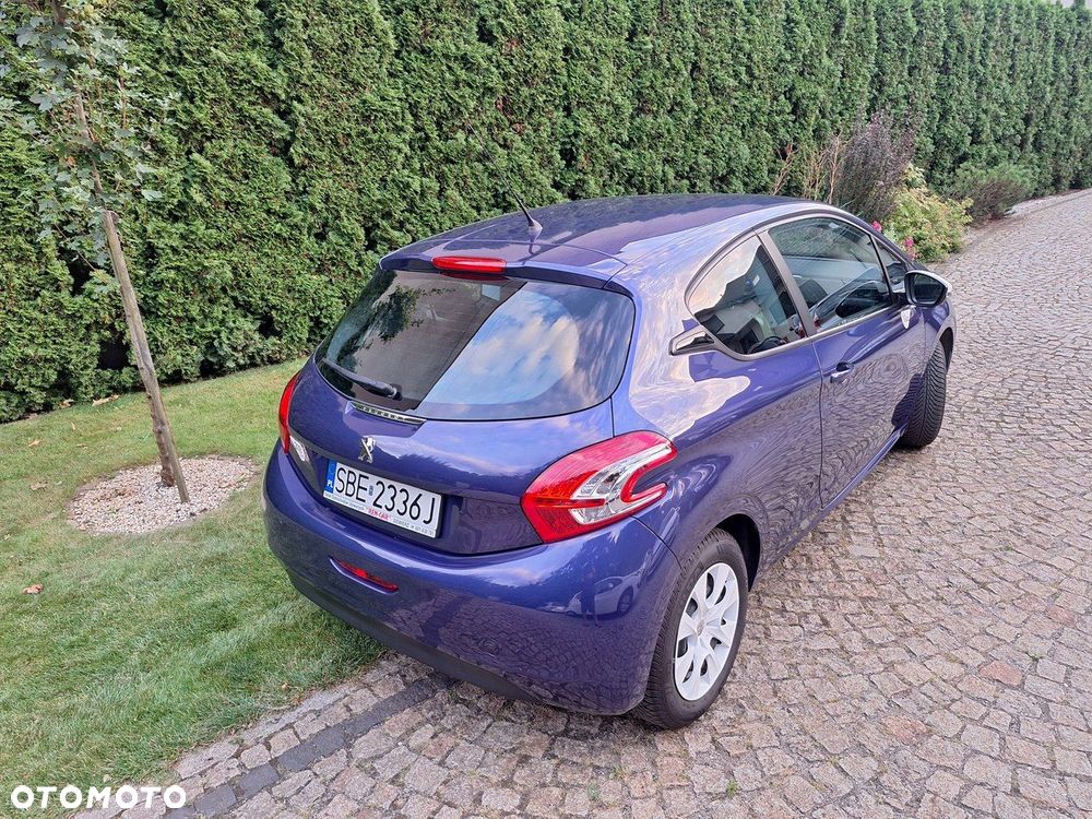 Peugeot 208 - 32