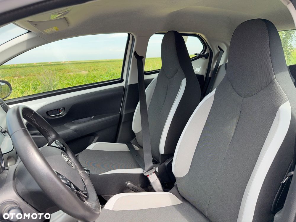 Toyota Aygo 1.0 VVT-i JBL Edition - 26