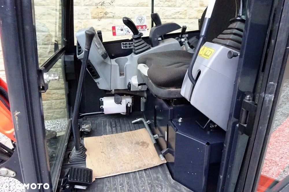 Kubota U27-4 - 11