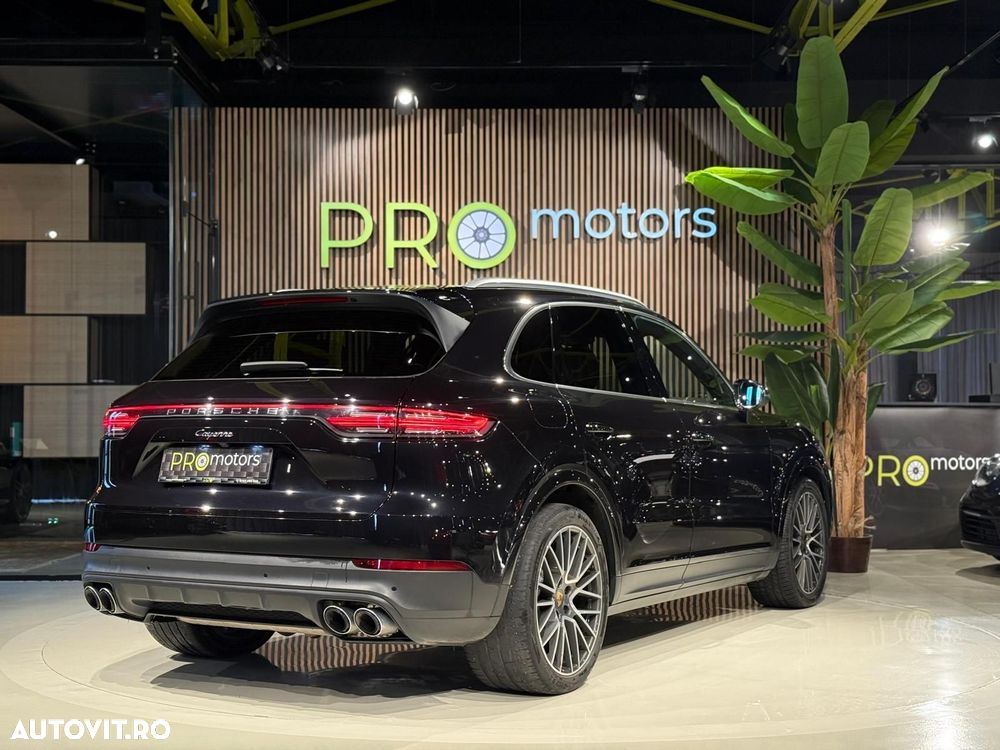 Porsche Cayenne - 15