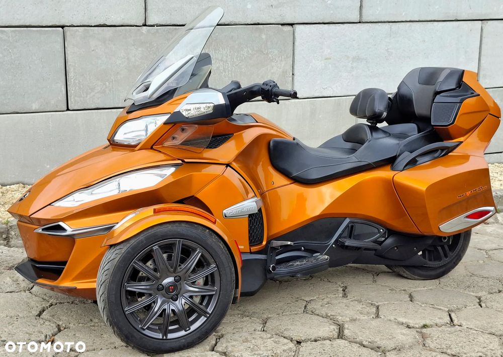Can-Am Spyder - 10